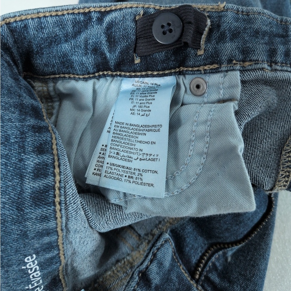 Amazon Essentials Bootcut Jeans - Picture 9 of 12